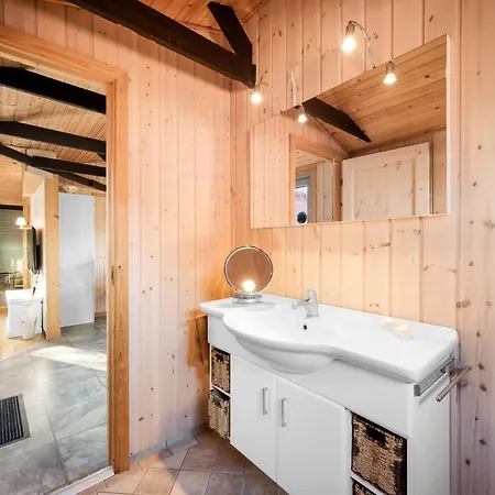 Alpi - 250m To The Fjord By Interhome Feriehus